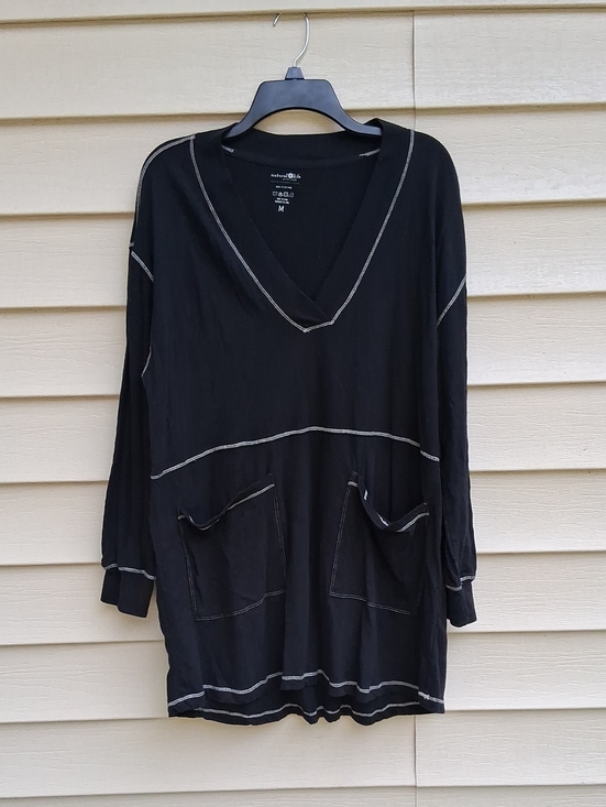 NATURAL LIFE Tops - NATURAL LIFE Black V-Neck Tunic with Contrast Stitching